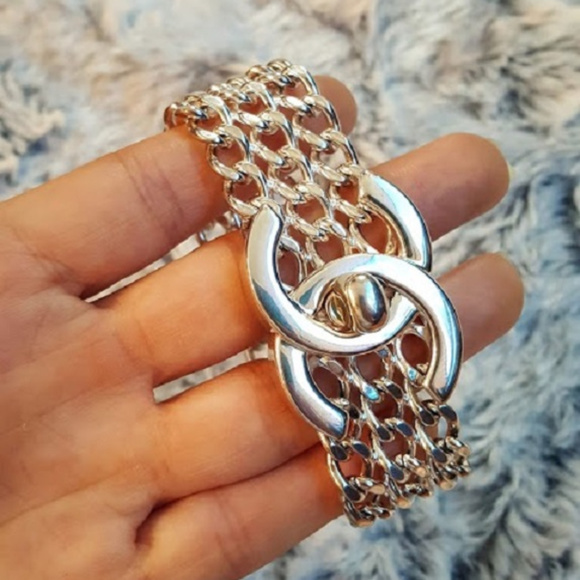 Chanel triple chain CC turn lock silver bracelet - Picture 2 of 15